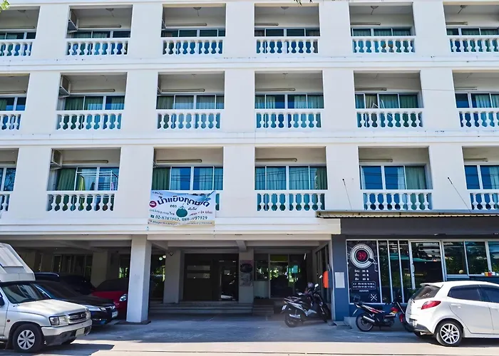 Super Oyo 498 Ladawan Villa Bangkok